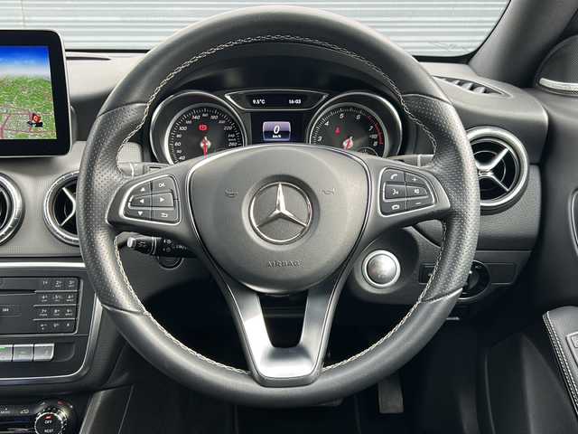 メルセデス・ベンツ ＣＬＡ２２０ Sブレイク 4MATIC 佐賀県 2018(平30)年 4.4万km ポーラホワイト 純正ナビ/Bluetooth/CD/DVD/USB/フルセグTV/バックカメラ/サンルーフ/LEDオートライト/ダブルエアコン/ブラインドスポットモニター/パドルシフト/前席パワーシート/メモリシート/前席シートヒーター/レザーシート/電格リアゲート/クリアランスソナー/ステアリングスイッチ/ソケット/革巻きステアリング/プッシュスタート/スペアキー/保証書/取扱説明書
