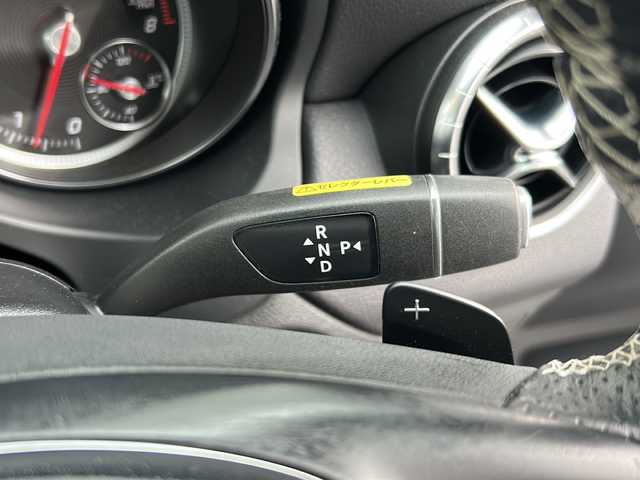 メルセデス・ベンツ ＣＬＡ２２０ Sブレイク 4MATIC 佐賀県 2018(平30)年 4.4万km ポーラホワイト 純正ナビ/Bluetooth/CD/DVD/USB/フルセグTV/バックカメラ/サンルーフ/LEDオートライト/ダブルエアコン/ブラインドスポットモニター/パドルシフト/前席パワーシート/メモリシート/前席シートヒーター/レザーシート/電格リアゲート/クリアランスソナー/ステアリングスイッチ/ソケット/革巻きステアリング/プッシュスタート/スペアキー/保証書/取扱説明書