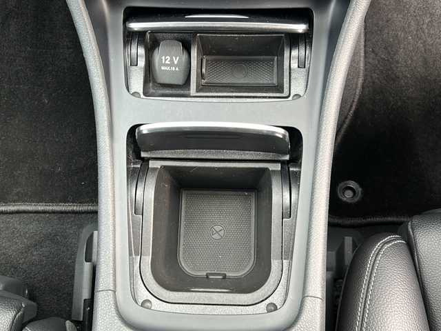 メルセデス・ベンツ ＣＬＡ２２０ Sブレイク 4MATIC 佐賀県 2018(平30)年 4.4万km ポーラホワイト 純正ナビ/Bluetooth/CD/DVD/USB/フルセグTV/バックカメラ/サンルーフ/LEDオートライト/ダブルエアコン/ブラインドスポットモニター/パドルシフト/前席パワーシート/メモリシート/前席シートヒーター/レザーシート/電格リアゲート/クリアランスソナー/ステアリングスイッチ/ソケット/革巻きステアリング/プッシュスタート/スペアキー/保証書/取扱説明書