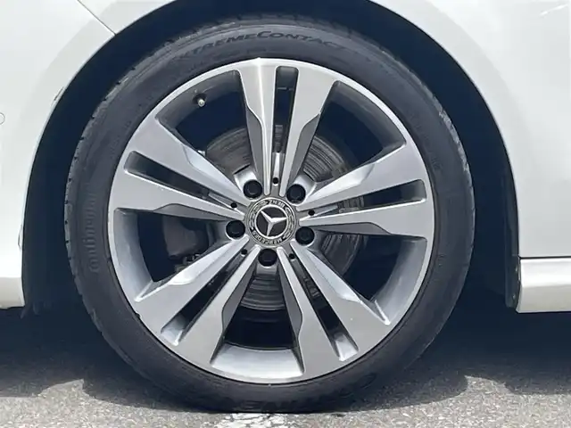 メルセデス・ベンツ ＣＬＡ２２０ Sブレイク 4MATIC 青森県 2018(平30)年 4.4万km ポーラホワイト /4WD/ターボ/ハーマンカードン/　サウンドシステム/純正ナビ/　（Bt/CD/DVD/USB/フルセグTV)/バックカメラ/サンルーフ/衝突軽減ブレーキ/ACC/アンビエントライト/LEDオートライト/ブラインドスポットモニター/パドルシフト/前席メモリー付きパワーシート/前席シートヒーター/黒レザーシート/パワーバックドア/前後クリアランスソナー/ステアリングスイッチ/革巻きステアリング/リア7面プライバシーガラス/プッシュスタート/スペアキー/保証書/取扱説明書
