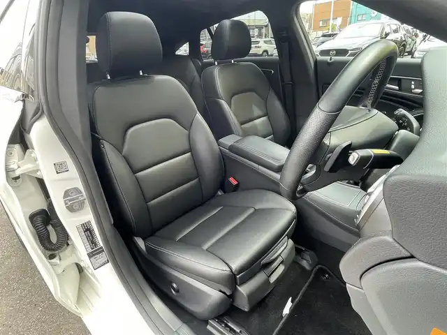 メルセデス・ベンツ ＣＬＡ２２０ Sブレイク 4MATIC 青森県 2018(平30)年 4.4万km ポーラホワイト /4WD/ターボ/ハーマンカードン/　サウンドシステム/純正ナビ/　（Bt/CD/DVD/USB/フルセグTV)/バックカメラ/サンルーフ/衝突軽減ブレーキ/ACC/アンビエントライト/LEDオートライト/ブラインドスポットモニター/パドルシフト/前席メモリー付きパワーシート/前席シートヒーター/黒レザーシート/パワーバックドア/前後クリアランスソナー/ステアリングスイッチ/革巻きステアリング/リア7面プライバシーガラス/プッシュスタート/スペアキー/保証書/取扱説明書