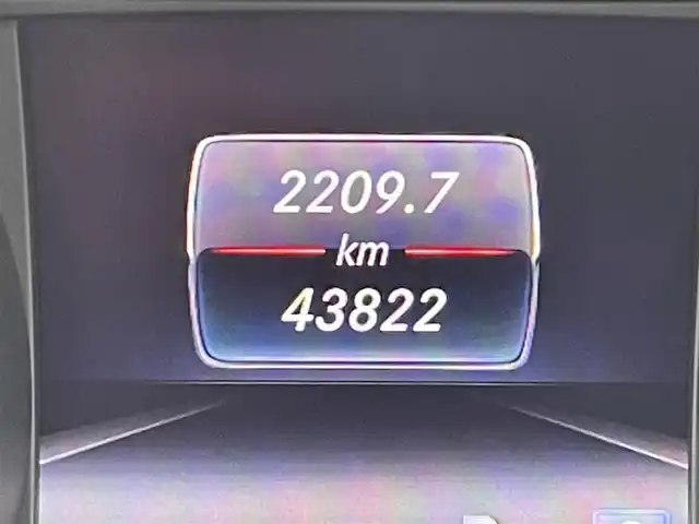 メルセデス・ベンツ ＣＬＡ２２０ Sブレイク 4MATIC 青森県 2018(平30)年 4.4万km ポーラホワイト /4WD/ターボ/ハーマンカードン/　サウンドシステム/純正ナビ/　（Bt/CD/DVD/USB/フルセグTV)/バックカメラ/サンルーフ/衝突軽減ブレーキ/ACC/アンビエントライト/LEDオートライト/ブラインドスポットモニター/パドルシフト/前席メモリー付きパワーシート/前席シートヒーター/黒レザーシート/パワーバックドア/前後クリアランスソナー/ステアリングスイッチ/革巻きステアリング/リア7面プライバシーガラス/プッシュスタート/スペアキー/保証書/取扱説明書