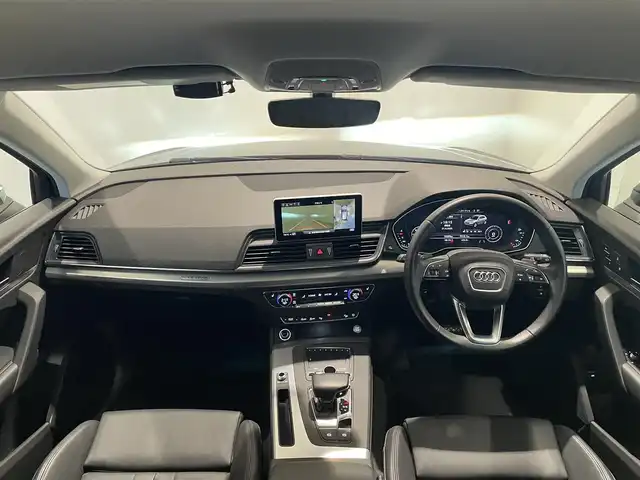 アウディ Ｑ５ TDI 1stエディション ブラックスタイリング 愛知県 2019(平31)年 2万km ミトスブラックメタリック 限定２５０台　/ブラックスタイリング/ラグジュアリーＰＫＧ　/本革シート/シートヒーター/アシスタンスＰＫＧ　/５セグメントスポークデザインＡＷ　/マトリクスＬＥＤライト/バーチャルコクピット　/純正ナビ　/３６０度カメラ　/Ｂｌｕｅｔｏｏｔｈ　/フルセグＴＶ/ACC/LKA/BSM/ETC2.0/ドライブレコーダー/プッシュスタート