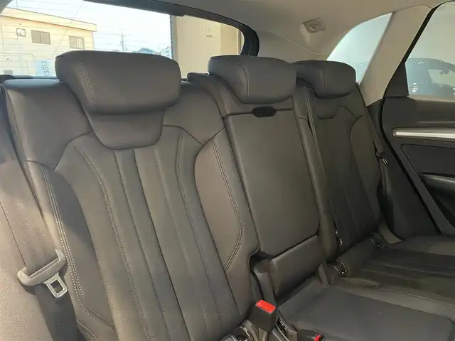 アウディ Ｑ５ TDI 1stエディション ブラックスタイリング 愛知県 2019(平31)年 2万km ミトスブラックメタリック 限定２５０台　/ブラックスタイリング/ラグジュアリーＰＫＧ　/本革シート/シートヒーター/アシスタンスＰＫＧ　/５セグメントスポークデザインＡＷ　/マトリクスＬＥＤライト/バーチャルコクピット　/純正ナビ　/３６０度カメラ　/Ｂｌｕｅｔｏｏｔｈ　/フルセグＴＶ/ACC/LKA/BSM/ETC2.0/ドライブレコーダー/プッシュスタート