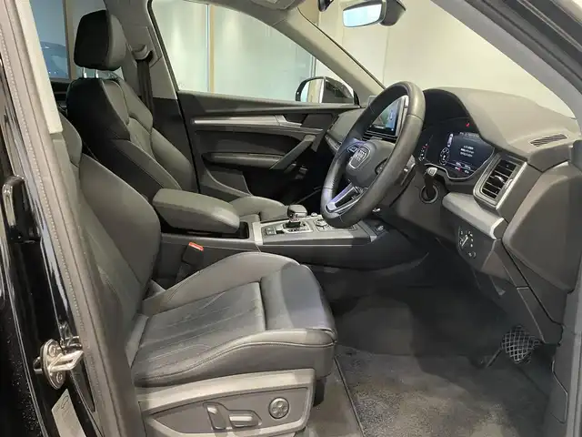 アウディ Ｑ５ TDI 1stエディション ブラックスタイリング 愛知県 2019(平31)年 2万km ミトスブラックメタリック 限定２５０台　/ブラックスタイリング/ラグジュアリーＰＫＧ　/本革シート/シートヒーター/アシスタンスＰＫＧ　/５セグメントスポークデザインＡＷ　/マトリクスＬＥＤライト/バーチャルコクピット　/純正ナビ　/３６０度カメラ　/Ｂｌｕｅｔｏｏｔｈ　/フルセグＴＶ/ACC/LKA/BSM/ETC2.0/ドライブレコーダー/プッシュスタート
