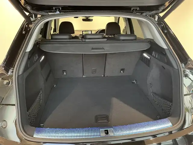 アウディ Ｑ５ TDI 1stエディション ブラックスタイリング 愛知県 2019(平31)年 2万km ミトスブラックメタリック 限定２５０台　/ブラックスタイリング/ラグジュアリーＰＫＧ　/本革シート/シートヒーター/アシスタンスＰＫＧ　/５セグメントスポークデザインＡＷ　/マトリクスＬＥＤライト/バーチャルコクピット　/純正ナビ　/３６０度カメラ　/Ｂｌｕｅｔｏｏｔｈ　/フルセグＴＶ/ACC/LKA/BSM/ETC2.0/ドライブレコーダー/プッシュスタート