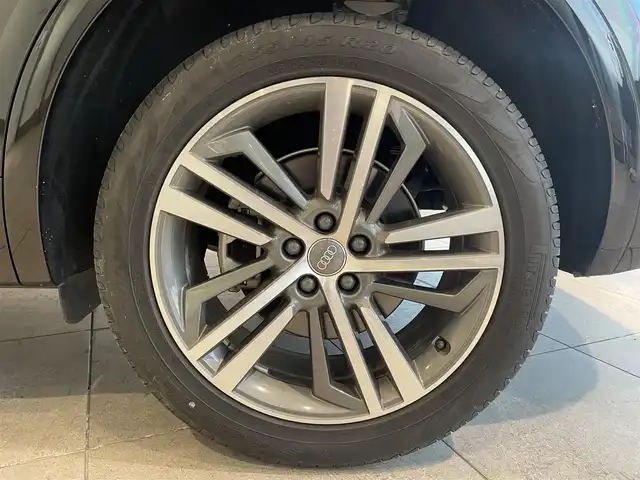 アウディ Ｑ５ TDI 1stエディション ブラックスタイリング 愛知県 2019(平31)年 2万km ミトスブラックメタリック 限定２５０台　/ブラックスタイリング/ラグジュアリーＰＫＧ　/本革シート/シートヒーター/アシスタンスＰＫＧ　/５セグメントスポークデザインＡＷ　/マトリクスＬＥＤライト/バーチャルコクピット　/純正ナビ　/３６０度カメラ　/Ｂｌｕｅｔｏｏｔｈ　/フルセグＴＶ/ACC/LKA/BSM/ETC2.0/ドライブレコーダー/プッシュスタート