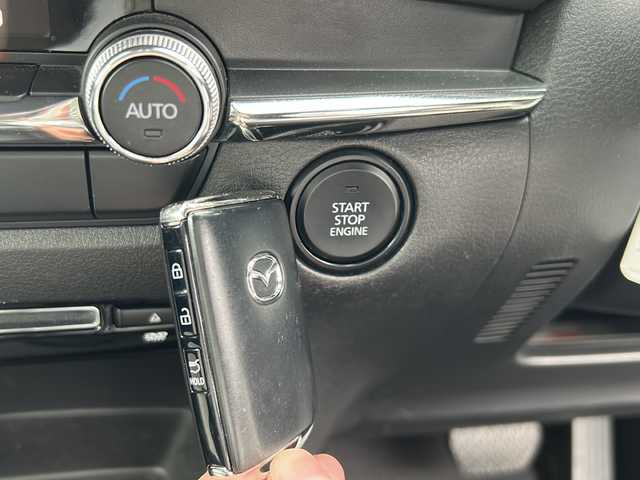 マツダ ＣＸ－３０ 20S プロアクティブ 山口県 2020(令2)年 5.6万km スノーフレイクホワイトパールマイカ ワンオーナー/純正DVD/CD/BT/USB/HDMI/フルセグTV/バックカメラ/純正LEDヘッドライト/オートライト/オートハイビーム/純正18インチアルミホイール/パワーバックドア/革巻きステアリング/パドルシフト/ステアリングスイッチ/クルーズコントロール/衝突被害軽減ブレーキ/LKA/BSM/コーナーセンサー/アイドリングストップ/オートパーキングホールド/スマートキー×２/前後タイプドライブレコーダー/純正フロアマット/ETC/電動格納ウインカードアミラー