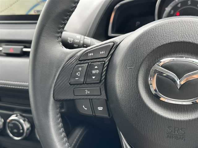 マツダ デミオ 13S ブラックレザーリミテッド 島根県 2016(平28)年 1.1万km ソウルレッドプレミアムメタリック スマートシティブレーキ/純正ナビ/CD/DVD/SD/Bluetooth/USB/ドライブレコーダー/バックカメラ/ブラインドスポットモニター/レーンキープアシスト/純正15インチアルミホイール/運転席/助手席シートヒーター/ステアリングスイッチ/HUD/ウインカーミラー/電動格納ミラー/LEDオートライト/ビルトインETC/スマートキー/スペアキー×1/プッシュスタート/保証書/取扱説明書
