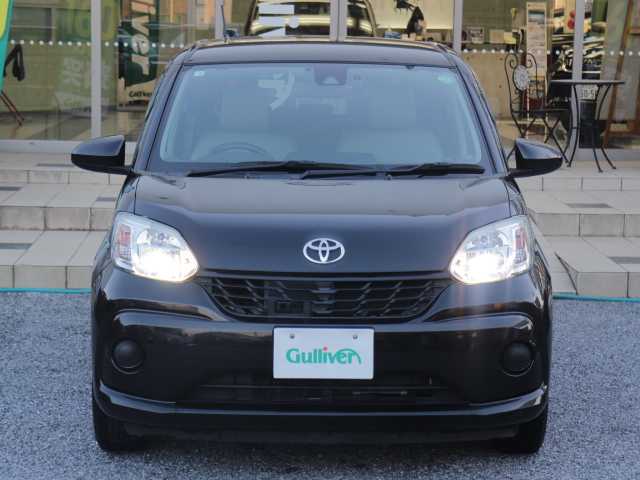 トヨタ パッソ X Gパッケージ 千葉県 2018(平30)年 4.8万km ブラックマイカメタリック ワンオーナー/純正ナビ(SDナビ)/フルセグＴＶ/Ｂｌｕｅｔｏｏｔｈ/ＣＤ再生/ＤＶＤ再生/AM / FM/純正ドラレコ（前側）/ビルトインＥＴＣ２．０/アイドリングストップ/衝突軽減ブレーキ/横滑り防止装置/スマートキー/スペアキー（スマートキー）/純正ホイール＋サマータイヤ4本有ります。/（165/65R14 2018年33週 サイドヒビ有り 約4mm）/社外14インチホイール＋スタッドレスタイヤ/（165/65R14 2017年48週 装着中 約5mm）/純正フロアマット/ドアバイザー/取説/保証書
