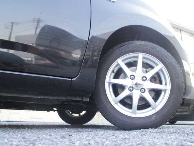 トヨタ パッソ X Gパッケージ 千葉県 2018(平30)年 4.8万km ブラックマイカメタリック ワンオーナー/純正ナビ(SDナビ)/フルセグＴＶ/Ｂｌｕｅｔｏｏｔｈ/ＣＤ再生/ＤＶＤ再生/AM / FM/純正ドラレコ（前側）/ビルトインＥＴＣ２．０/アイドリングストップ/衝突軽減ブレーキ/横滑り防止装置/スマートキー/スペアキー（スマートキー）/純正ホイール＋サマータイヤ4本有ります。/（165/65R14 2018年33週 サイドヒビ有り 約4mm）/社外14インチホイール＋スタッドレスタイヤ/（165/65R14 2017年48週 装着中 約5mm）/純正フロアマット/ドアバイザー/取説/保証書