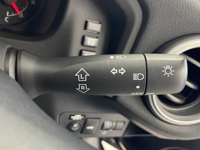 スバル ＢＲＺ R 秋田県 2020(令2)年 3.8万km マグネタイトグレーメタリック 社外アルパインナビ/（AM/FM/CD/DVD/BT）/フルセグTV/バックカメラ/ETC/LEDヘッドライト/デイライナー/電動格納ミラー/純正17インチアルミホイール/純正フロアマット/ダブル・サイド・カーテンエアバック/ABS/横滑り防止装置