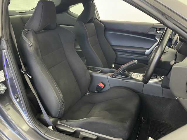 スバル ＢＲＺ R 秋田県 2020(令2)年 3.8万km マグネタイトグレーメタリック 社外アルパインナビ/（AM/FM/CD/DVD/BT）/フルセグTV/バックカメラ/ETC/LEDヘッドライト/デイライナー/電動格納ミラー/純正17インチアルミホイール/純正フロアマット/ダブル・サイド・カーテンエアバック/ABS/横滑り防止装置