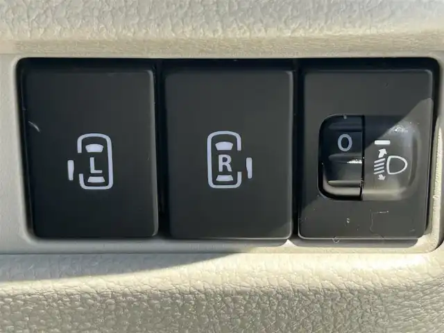 スズキ スペーシア HYBRID X 2トーン 奈良県 2018(平30)年 5.3万km オフブルーメタリック/ホワイト2トーン 純正ナビ/（フルセグ／ＢＴ／ＣＤ／ＤＶＤ）/全方位モニター/コーナーセンサー（後方）/衝突軽減システム/レーンキープアシスト/アイドリングストップ/両側パワースライドドア/ヘッドアップディスプレイ/運転席シートヒーター/後席サンシェード/純正ホイールキャップ/スペアキー