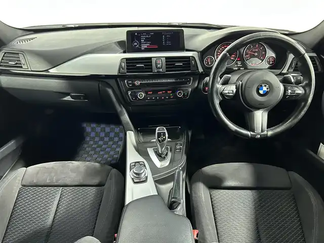ＢＭＷ ３２０ｄ ブルーパフォーマンス Mスポーツ 大阪府 2013(平25)年 13.1万km アルピンホワイトⅢ iDriveナビゲーションシステム/バックカメラ/キセノンヘッドライト/オートライト/コンフォートアクセス/社外18インチAW/D/N席パワーシート/フロント/トランクスポイラー/カーボンドアミラーカバー/ステアリングスイッチ