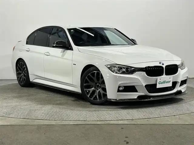 ＢＭＷ ３２０ｄ ブルーパフォーマンス Mスポーツ 大阪府 2013(平25)年 13.1万km アルピンホワイトⅢ iDriveナビゲーションシステム/バックカメラ/キセノンヘッドライト/オートライト/コンフォートアクセス/社外18インチAW/D/N席パワーシート/フロント/トランクスポイラー/カーボンドアミラーカバー/ステアリングスイッチ