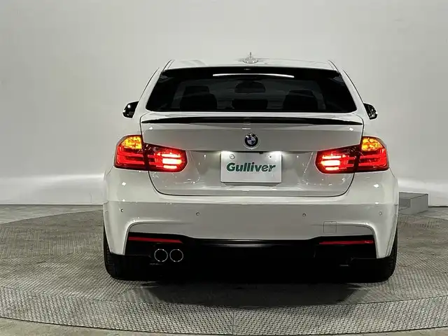 ＢＭＷ ３２０ｄ ブルーパフォーマンス Mスポーツ 大阪府 2013(平25)年 13.1万km アルピンホワイトⅢ iDriveナビゲーションシステム/バックカメラ/キセノンヘッドライト/オートライト/コンフォートアクセス/社外18インチAW/D/N席パワーシート/フロント/トランクスポイラー/カーボンドアミラーカバー/ステアリングスイッチ