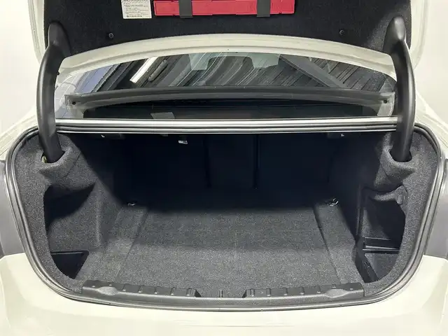 ＢＭＷ ３２０ｄ ブルーパフォーマンス Mスポーツ 大阪府 2013(平25)年 13.1万km アルピンホワイトⅢ iDriveナビゲーションシステム/バックカメラ/キセノンヘッドライト/オートライト/コンフォートアクセス/社外18インチAW/D/N席パワーシート/フロント/トランクスポイラー/カーボンドアミラーカバー/ステアリングスイッチ