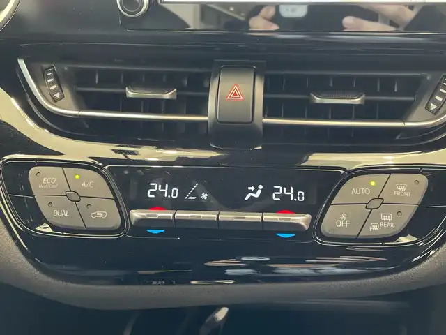 トヨタ Ｃ－ＨＲ G 埼玉県 2019(令1)年 0.7万km メタルストリームM トヨタセーフティーセンス /ディスプレイオーディオ（ナビ付き） /パノラミックビューモニター /レーダークルーズコントロール /LEDオートライト /ハーフレザーシート /純正18インチアルミホイール/ブラインドスポットモニター /ステアリングスイッチ/純正ETC