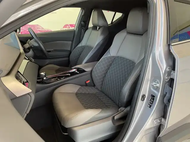 トヨタ Ｃ－ＨＲ G 埼玉県 2019(令1)年 0.7万km メタルストリームM トヨタセーフティーセンス /ディスプレイオーディオ（ナビ付き） /パノラミックビューモニター /レーダークルーズコントロール /LEDオートライト /ハーフレザーシート /純正18インチアルミホイール/ブラインドスポットモニター /ステアリングスイッチ/純正ETC