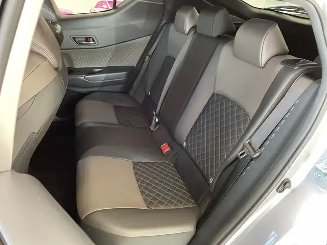 トヨタ Ｃ－ＨＲ G 埼玉県 2019(令1)年 0.7万km メタルストリームM トヨタセーフティーセンス /ディスプレイオーディオ（ナビ付き） /パノラミックビューモニター /レーダークルーズコントロール /LEDオートライト /ハーフレザーシート /純正18インチアルミホイール/ブラインドスポットモニター /ステアリングスイッチ/純正ETC