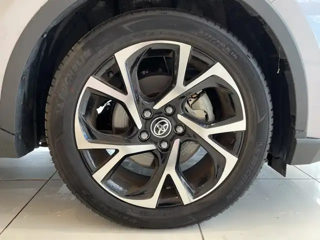 トヨタ Ｃ－ＨＲ G 埼玉県 2019(令1)年 0.7万km メタルストリームM トヨタセーフティーセンス /ディスプレイオーディオ（ナビ付き） /パノラミックビューモニター /レーダークルーズコントロール /LEDオートライト /ハーフレザーシート /純正18インチアルミホイール/ブラインドスポットモニター /ステアリングスイッチ/純正ETC