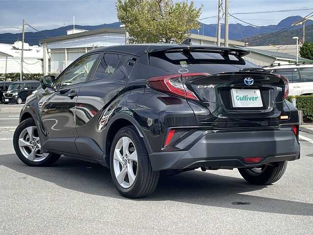 トヨタ Ｃ－ＨＲ S LEDパッケージ 長野県 2019(令1)年 4.2万km ブラックマイカ セーフティセンス/・プリクラッシュセーフティ/・レーントレーシングアシスト/・レーダークルーズコントロール/・オートマチックハイビーム/純正ナビ【NSZT-W68T】/(CD/DVD/フルセグTV/BT)/バックカメラ/ビルトインETC/ドライブレコーダー/革巻きステアリング/ステアリングスイッチ/電動パーキングブレーキ/ブレーキホールド/LEDヘッドライト/フォグランプ/オートライト/スマートキー/Pスタート/電動格納ミラー/純正フロアマット/純正17インチAW/スタッドレス積み込み