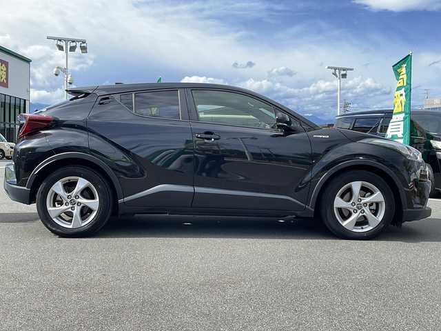 トヨタ Ｃ－ＨＲ S LEDパッケージ 長野県 2019(令1)年 4.2万km ブラックマイカ セーフティセンス/・プリクラッシュセーフティ/・レーントレーシングアシスト/・レーダークルーズコントロール/・オートマチックハイビーム/純正ナビ【NSZT-W68T】/(CD/DVD/フルセグTV/BT)/バックカメラ/ビルトインETC/ドライブレコーダー/革巻きステアリング/ステアリングスイッチ/電動パーキングブレーキ/ブレーキホールド/LEDヘッドライト/フォグランプ/オートライト/スマートキー/Pスタート/電動格納ミラー/純正フロアマット/純正17インチAW/スタッドレス積み込み