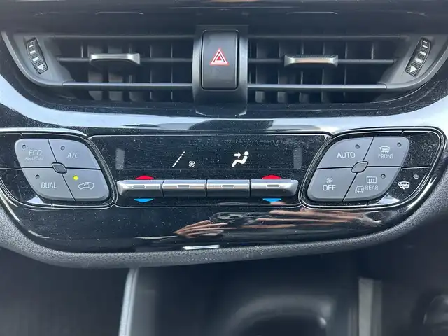 トヨタ Ｃ－ＨＲ S LEDパッケージ 福島県 2019(令1)年 4.2万km ブラックマイカ トヨタセーフティセンス/プリクラッシュセーフティ/レーントレーシングアシスト/レーダークルーズコントロール/オートマチックハイビーム/純正ナビゲーション/型番：NSZT-W68T/【CD/DVD/BT/TV】/バックカメラ/ビルトインETC/ドライブレコーダー/ステアリングリモコン/LEDオートライト/純正フロアマット