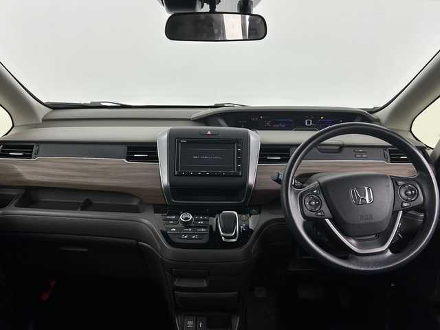 ホンダ フリード ハイブリット G ホンダセンシング 埼玉県 2021(令3)年 2.1万km プラチナホワイトパール 純正ナビ/バックカメラ　/ビルトインＥＴＣ　/両側電動スライドドア　/ＥＣＯＮ　/前後ドライブレコーダー　/シートヒーター　/純正フロアマット　/ウインカーミラー　/ドアバイザー　/ＬＥＤヘッドライト　/フォグランプ　/スマートキー/プッシュスタート