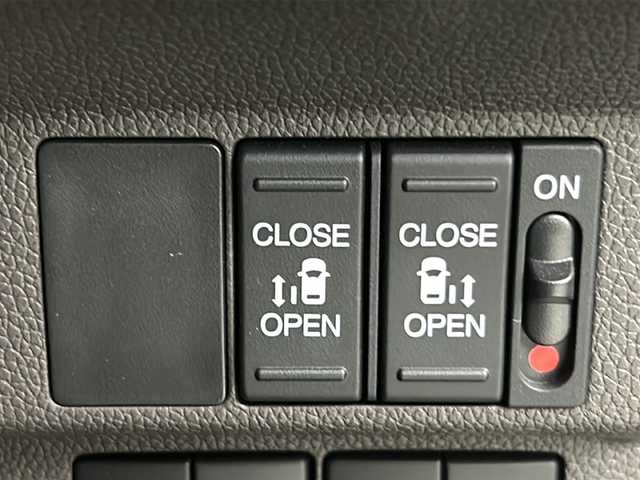 ホンダ フリード ハイブリット G ホンダセンシング 埼玉県 2021(令3)年 2.1万km プラチナホワイトパール 純正ナビ/バックカメラ　/ビルトインＥＴＣ　/両側電動スライドドア　/ＥＣＯＮ　/前後ドライブレコーダー　/シートヒーター　/純正フロアマット　/ウインカーミラー　/ドアバイザー　/ＬＥＤヘッドライト　/フォグランプ　/スマートキー/プッシュスタート