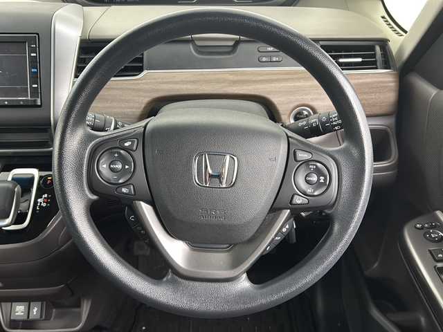 ホンダ フリード ハイブリット G ホンダセンシング 埼玉県 2021(令3)年 2.1万km プラチナホワイトパール 純正ナビ/バックカメラ　/ビルトインＥＴＣ　/両側電動スライドドア　/ＥＣＯＮ　/前後ドライブレコーダー　/シートヒーター　/純正フロアマット　/ウインカーミラー　/ドアバイザー　/ＬＥＤヘッドライト　/フォグランプ　/スマートキー/プッシュスタート