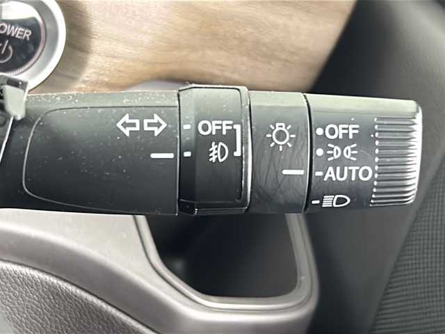 ホンダ フリード ハイブリット G ホンダセンシング 埼玉県 2021(令3)年 2.1万km プラチナホワイトパール 純正ナビ/バックカメラ　/ビルトインＥＴＣ　/両側電動スライドドア　/ＥＣＯＮ　/前後ドライブレコーダー　/シートヒーター　/純正フロアマット　/ウインカーミラー　/ドアバイザー　/ＬＥＤヘッドライト　/フォグランプ　/スマートキー/プッシュスタート