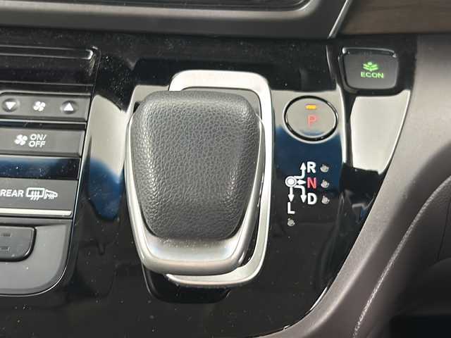 ホンダ フリード ハイブリット G ホンダセンシング 埼玉県 2021(令3)年 2.1万km プラチナホワイトパール 純正ナビ/バックカメラ　/ビルトインＥＴＣ　/両側電動スライドドア　/ＥＣＯＮ　/前後ドライブレコーダー　/シートヒーター　/純正フロアマット　/ウインカーミラー　/ドアバイザー　/ＬＥＤヘッドライト　/フォグランプ　/スマートキー/プッシュスタート