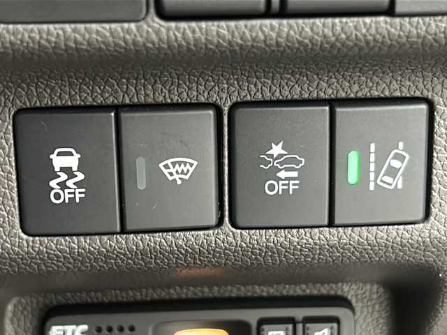 ホンダ フリード ハイブリット G ホンダセンシング 埼玉県 2021(令3)年 2.1万km プラチナホワイトパール 純正ナビ/バックカメラ　/ビルトインＥＴＣ　/両側電動スライドドア　/ＥＣＯＮ　/前後ドライブレコーダー　/シートヒーター　/純正フロアマット　/ウインカーミラー　/ドアバイザー　/ＬＥＤヘッドライト　/フォグランプ　/スマートキー/プッシュスタート