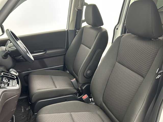 ホンダ フリード ハイブリット G ホンダセンシング 埼玉県 2021(令3)年 2.1万km プラチナホワイトパール 純正ナビ/バックカメラ　/ビルトインＥＴＣ　/両側電動スライドドア　/ＥＣＯＮ　/前後ドライブレコーダー　/シートヒーター　/純正フロアマット　/ウインカーミラー　/ドアバイザー　/ＬＥＤヘッドライト　/フォグランプ　/スマートキー/プッシュスタート