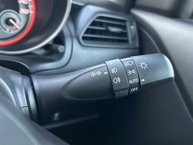 スズキ スイフト スポーツ 山梨県 2018(平30)年 7万km チャンピオンイエロー 6速MT/社外ナビ/バックカメラ/フルセグTV/CD/DVD/BT/ETC/純正17インチアルミホイール/ステアリングリモコン/クルーズコントロール/スマートキー/スペアキー1本/運転席シートヒーター/純正フロアマット