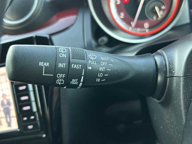 スズキ スイフト スポーツ 山梨県 2018(平30)年 7万km チャンピオンイエロー 6速MT/社外ナビ/バックカメラ/フルセグTV/CD/DVD/BT/ETC/純正17インチアルミホイール/ステアリングリモコン/クルーズコントロール/スマートキー/スペアキー1本/運転席シートヒーター/純正フロアマット