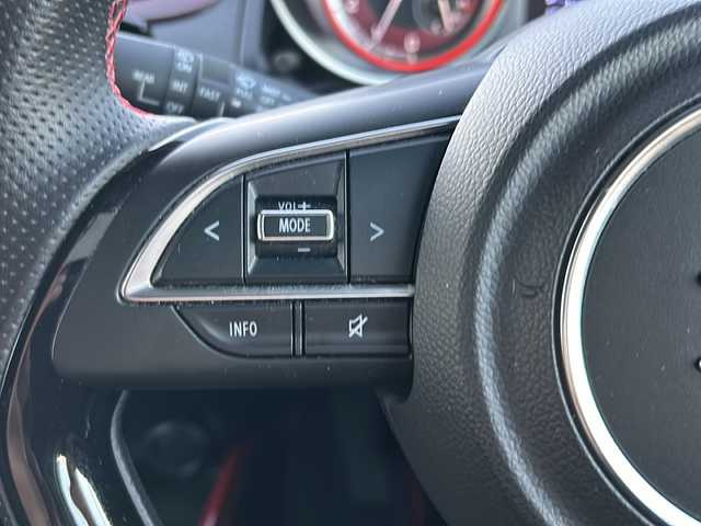 スズキ スイフト スポーツ 山梨県 2018(平30)年 7万km チャンピオンイエロー 6速MT/社外ナビ/バックカメラ/フルセグTV/CD/DVD/BT/ETC/純正17インチアルミホイール/ステアリングリモコン/クルーズコントロール/スマートキー/スペアキー1本/運転席シートヒーター/純正フロアマット