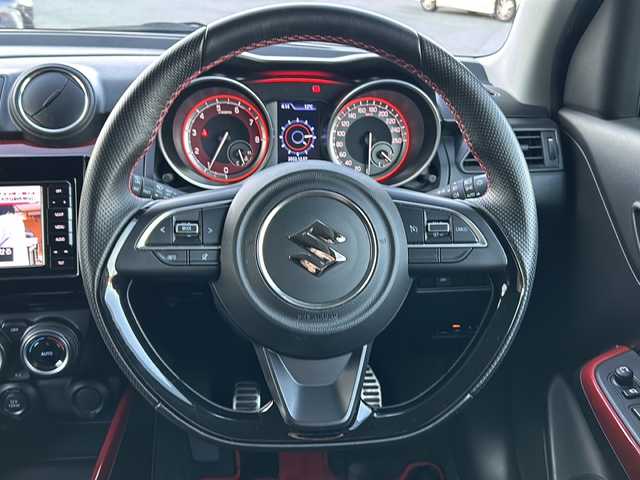 スズキ スイフト スポーツ 山梨県 2018(平30)年 7万km チャンピオンイエロー 6速MT/社外ナビ/バックカメラ/フルセグTV/CD/DVD/BT/ETC/純正17インチアルミホイール/ステアリングリモコン/クルーズコントロール/スマートキー/スペアキー1本/運転席シートヒーター/純正フロアマット