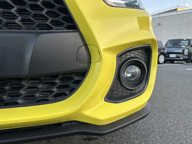 スズキ スイフト スポーツ 山梨県 2018(平30)年 7万km チャンピオンイエロー 6速MT/社外ナビ/バックカメラ/フルセグTV/CD/DVD/BT/ETC/純正17インチアルミホイール/ステアリングリモコン/クルーズコントロール/スマートキー/スペアキー1本/運転席シートヒーター/純正フロアマット