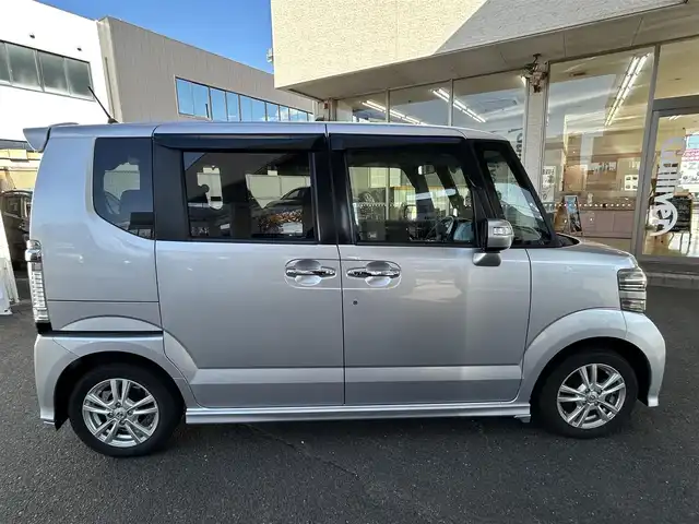 ホンダ Ｎ ＢＯＸ ＋ カスタム G ターボパッケージ 宮城県 2013(平25)年 12.7万km アラバスターシルバーメタリック ・ワンオーナー/・ナビ/（カロッツェリア）/（フルセグTV/CD/DVD/Bluetooth/Smart Usen)/・前ドライブレコーダー/・バックカメラ/・アイドリングストップ/・両側パワースライドドア/・革ステアリング/・ステアリングスイッチ/・パドルシフト/・電動格納ウィンカーミラー/・HIDライト/・オートライト/・フロントフォグランプ/・ISOFIX/・ETC/・GPS/(ASSURA)/(AR-G600A)/・バイザー/・夏タイヤ/・Wエアバッグ/ABS/・スマートキー/・スペアキー×1/・プッシュスタート/・盗難防止センサー/・横滑り防止装置/・取扱説明書