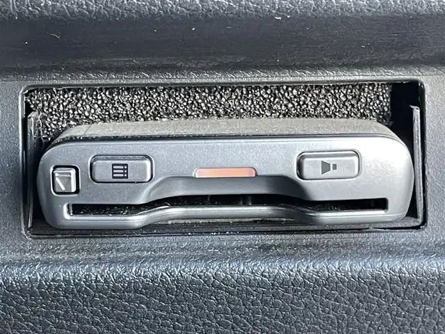 マツダ フレアワゴン カスタムスタイル ハイブリッド XG 群馬県 2018(平30)年 5.3万km ピュアホワイトP 安全装備/・衝突軽減ブレーキ/・レーンキープアシスト/・リアコーナーセンサー/・オートライト/・オートハイビーム/・横滑り防止/純正7インチワイドナビ/・AM/FM/フルセグTV/・Bluetooth/USB/・CD/DVD/SD/バックカメラ/片側電動スライドドア/ドライブレコーダー/ETC/運転席シートヒーター/LEDヘッドライト/LEDフォグランプ/純正ドアバイザー/純正フロアマット/純正14インチアルミホイール/スマートキー/プッシュスタート