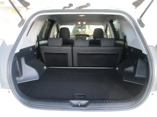 トヨタ プリウス α S 千葉県 2016(平28)年 6万km ホワイトパールクリスタルシャイン ワンオーナー/純正SDナビ、フルセグTV/バックカメラ/オーディオ【CD/DVD/SD/BT】/ハロゲンライト＆LEDフォグ/社外16インチアルミホイール/リアスポイラー/ウィンカードアミラー/ステアリングスイッチ/前方ドライブレコーダー/ビルトインETC/オートライト/横滑り防止装置/純正フロアマット＆ドアバイザー/記録簿29.30.31.R2.3年度有り/新車整備手帳/取扱説明書/スペアキー