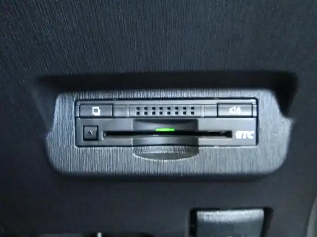 トヨタ プリウス α S 千葉県 2016(平28)年 6万km ホワイトパールクリスタルシャイン ワンオーナー/純正SDナビ、フルセグTV/バックカメラ/オーディオ【CD/DVD/SD/BT】/ハロゲンライト＆LEDフォグ/社外16インチアルミホイール/リアスポイラー/ウィンカードアミラー/ステアリングスイッチ/前方ドライブレコーダー/ビルトインETC/オートライト/横滑り防止装置/純正フロアマット＆ドアバイザー/記録簿29.30.31.R2.3年度有り/新車整備手帳/取扱説明書/スペアキー