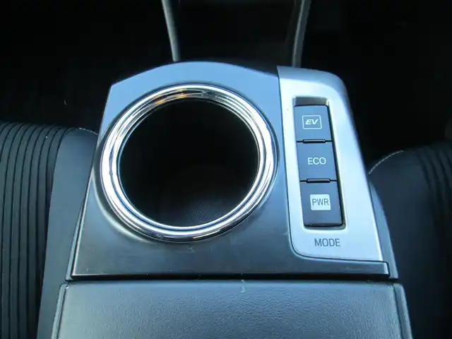 トヨタ プリウス α S 千葉県 2016(平28)年 6万km ホワイトパールクリスタルシャイン ワンオーナー/純正SDナビ、フルセグTV/バックカメラ/オーディオ【CD/DVD/SD/BT】/ハロゲンライト＆LEDフォグ/社外16インチアルミホイール/リアスポイラー/ウィンカードアミラー/ステアリングスイッチ/前方ドライブレコーダー/ビルトインETC/オートライト/横滑り防止装置/純正フロアマット＆ドアバイザー/記録簿29.30.31.R2.3年度有り/新車整備手帳/取扱説明書/スペアキー