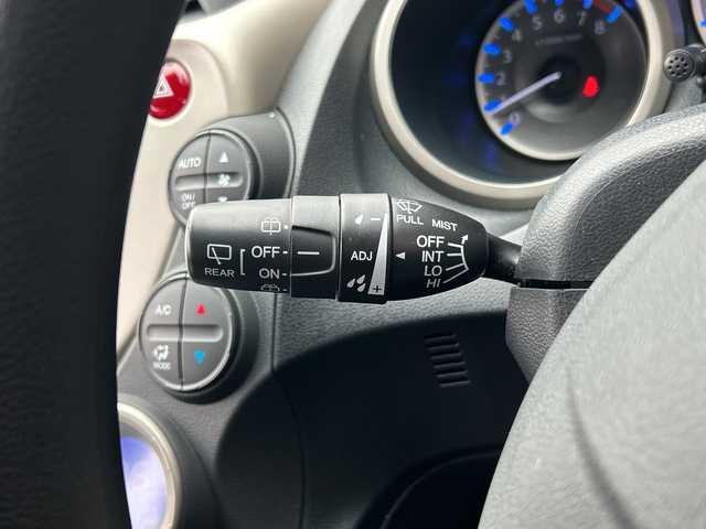 ホンダ フィット ハイブリット 広島県 2012(平24)年 1.9万km プレミアムホワイトパール 禁煙/純正ナビ（VXM-128VSXi）/・ワンセグ/CD/DVD/SD/クルーズコントロール/ＥＣＯＮ/ヘッドライトレベライザー/ＬＥＤドアミラーウインカー/オートエアコン/純正フロアマット