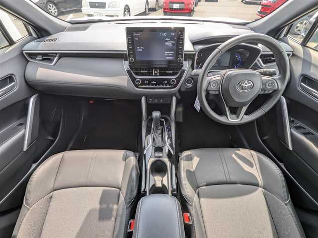 トヨタ カローラ クロス Z 福井県 2023(令5)年 2.7万km プラチナホワイトパールマイカ ワンオーナー車/純正18インチAW/電動リアゲート/全車速自動追従機能付クルーズコントロール/前後ドライブレコーダー/前後コーナーセンサー/LEDヘッドライト/バックカメラ/運転席パワーシート/純正メモリナビ/フルセグテレビ/レーンキープアシスト/盗難防止装置/横滑り防止装置/シートヒーター/ビルトインETC/ダブル＋サイドエアバッグ/カーテンエアバッグ/純正フロアマット
