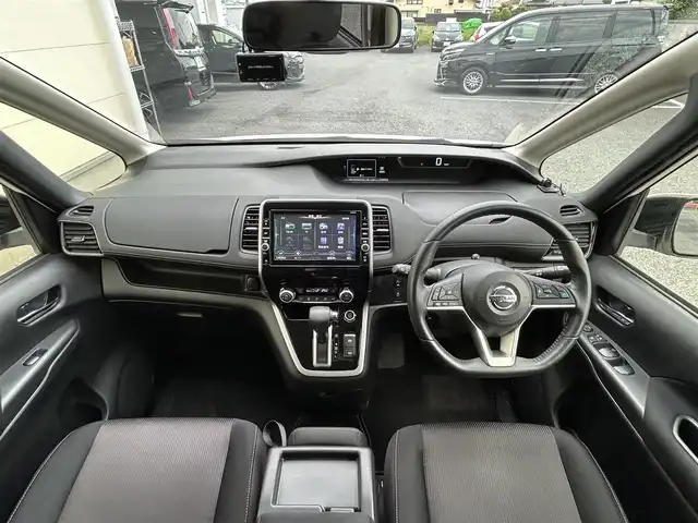 日産 セレナ ハイウェイスター プロパイロットED 茨城県 2016(平28)年 7.2万km ブリリアントホワイトパール プロパイロット/エマージェンシーブレーキ/車線逸脱警報システム/コーナーセンサー/両側パワースライドドア/純正9インチナビ/・BT.CD.DVD.SD/フルセグTV/バックカメラ/ドライブレコーダー（FR）/ビルトインETC/LEDヘッドライト/LEDフォグランプ/ステアリングスイッチ/プッシュスタート/スマートキー/電動パーキングブレーキ/横滑り防止/純正16inAW/純正フロアマット/ロールサンシェード/シートバックテーブル/シート背面USB