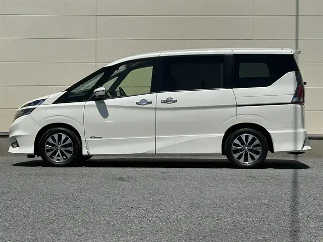 日産 セレナ ハイウェイスター プロパイロットED 茨城県 2016(平28)年 7.2万km ブリリアントホワイトパール プロパイロット/エマージェンシーブレーキ/車線逸脱警報システム/コーナーセンサー/両側パワースライドドア/純正9インチナビ/・BT.CD.DVD.SD/フルセグTV/バックカメラ/ドライブレコーダー（FR）/ビルトインETC/LEDヘッドライト/LEDフォグランプ/ステアリングスイッチ/プッシュスタート/スマートキー/電動パーキングブレーキ/横滑り防止/純正16inAW/純正フロアマット/ロールサンシェード/シートバックテーブル/シート背面USB
